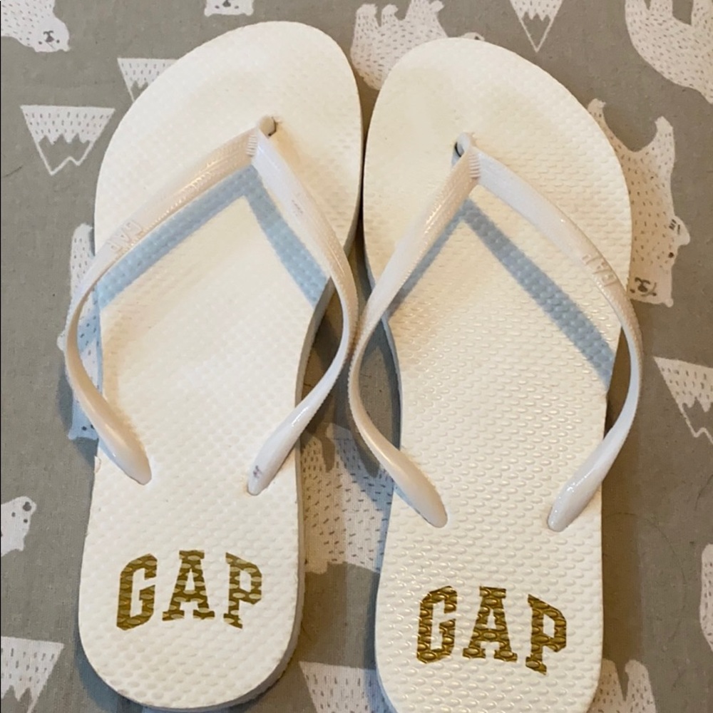 gap flip flops